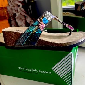 Brand new multi colored white mountain sandals